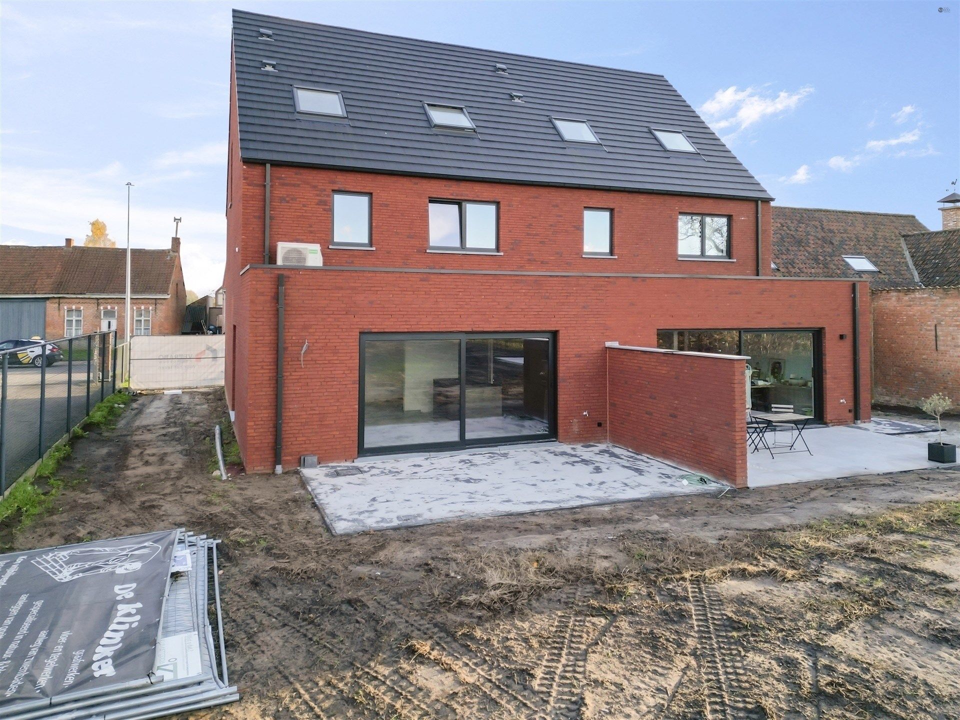 Half open bebouwing op 768m² lot 2 foto 4