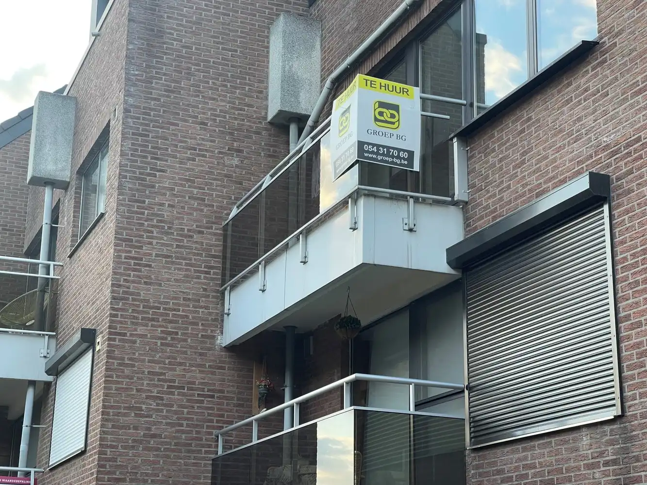 Volledig vernieuwd appartement met 2 terrassen foto 2