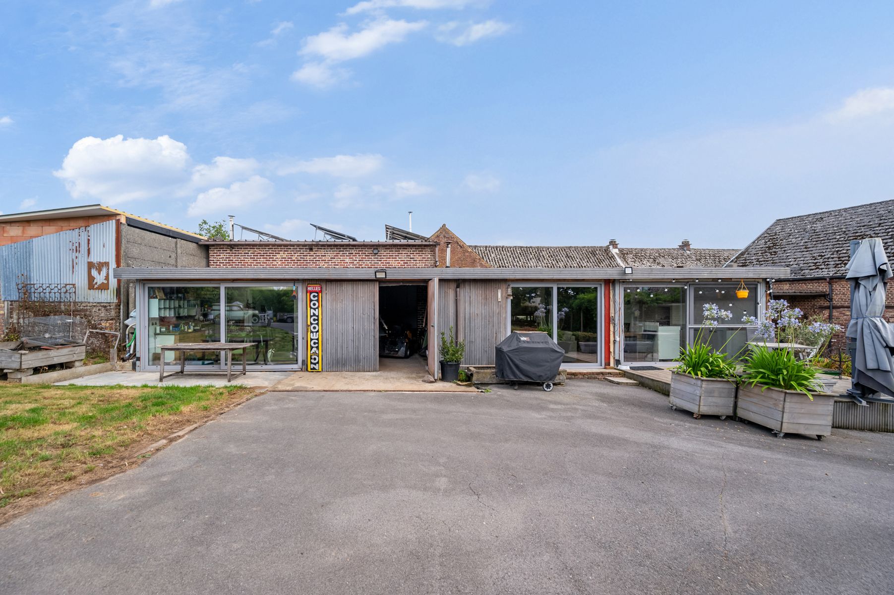 Ruime woning met atelier en garage op perceel van 32 are  foto 16