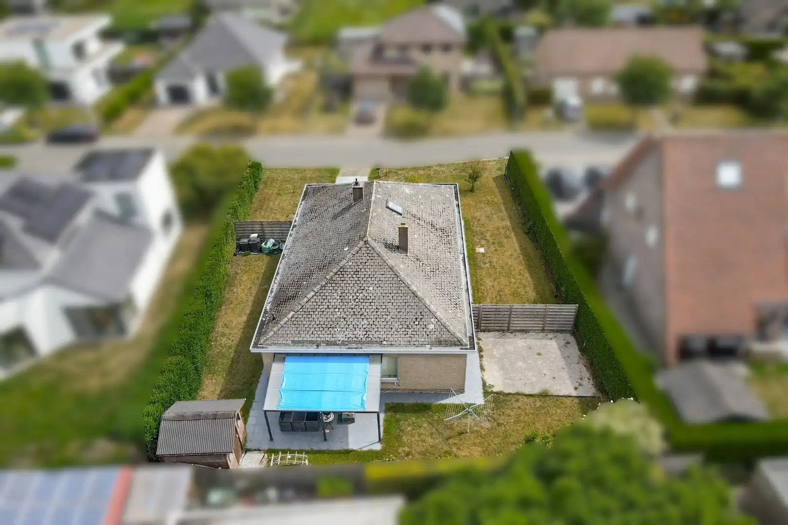 Ruime gezinswoning met grote tuin en 4 slaapkamers in  rustige woonwijk te Gistel foto 18