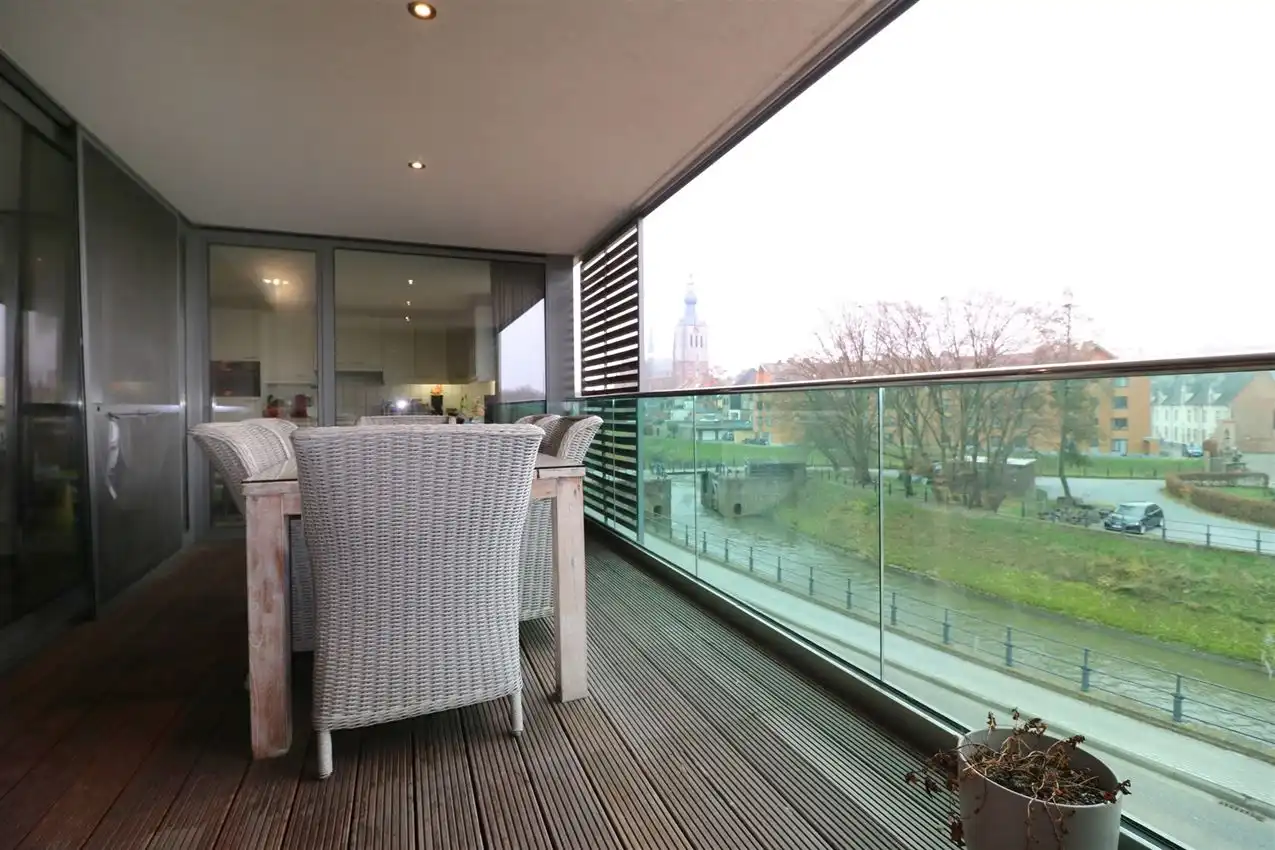 Appartement met 2 slaapkamers, mooi terras, inclusief garage  foto 8