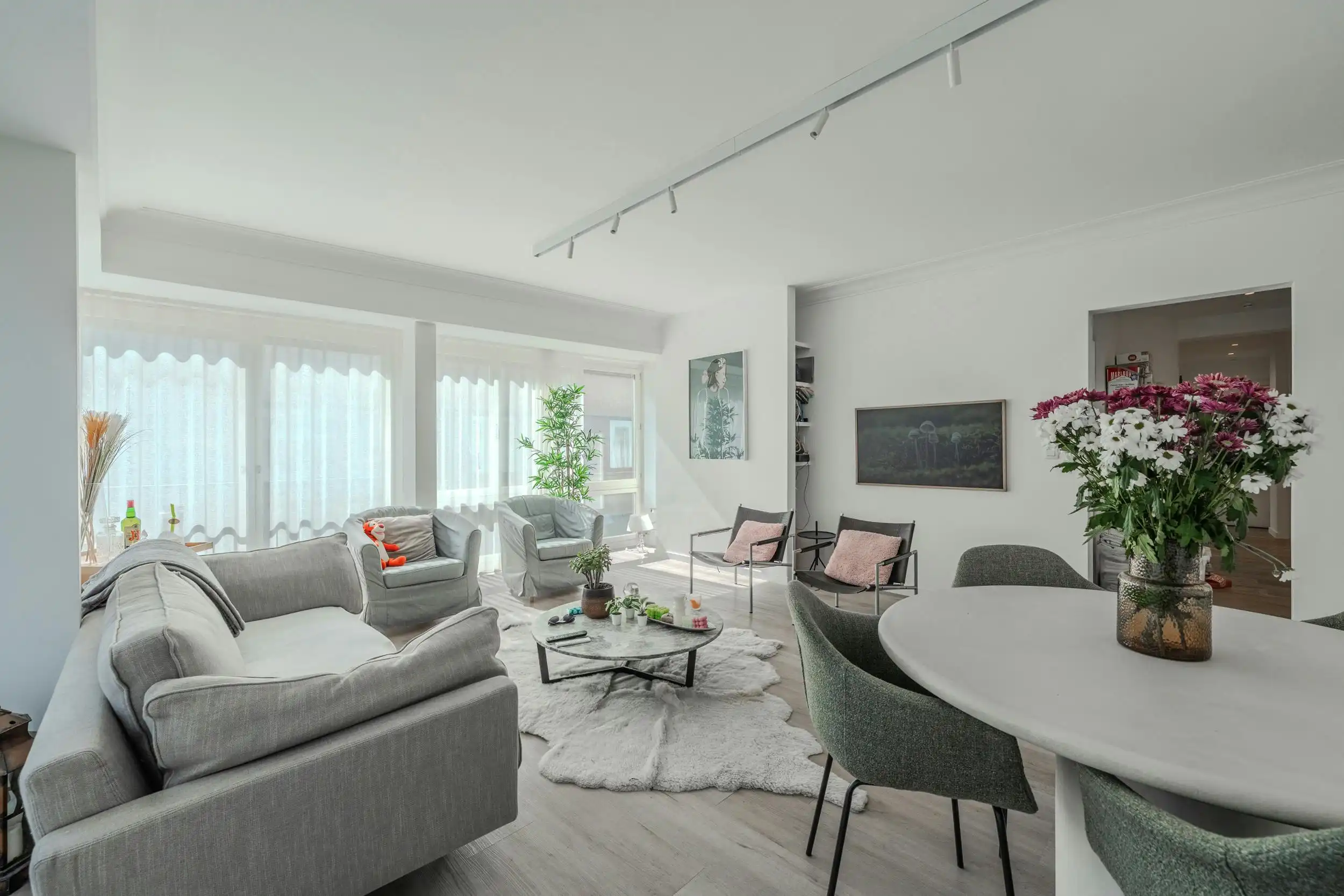 Prachtig gerenoveerd 3-slaapkamer hoekappartement (100m²) foto 3