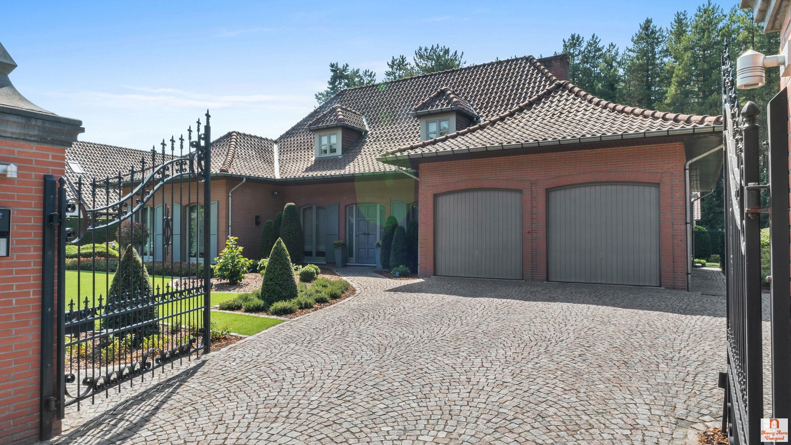 Luxueuze villa met overdekt zwembad, bos en weiland foto 63