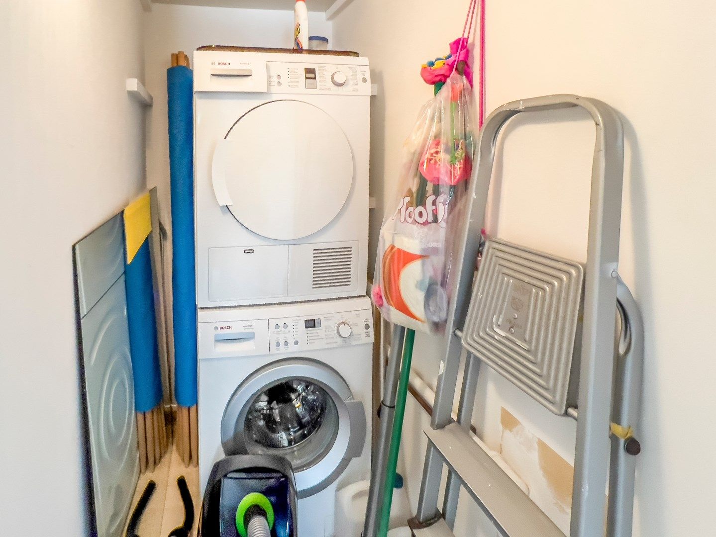 Gemeubeld hoekappartement (westkant) gelegen op de Zeedijk vlakbij het Albertplein en Driehoeksplein. Inclusief inpandige parking foto 15