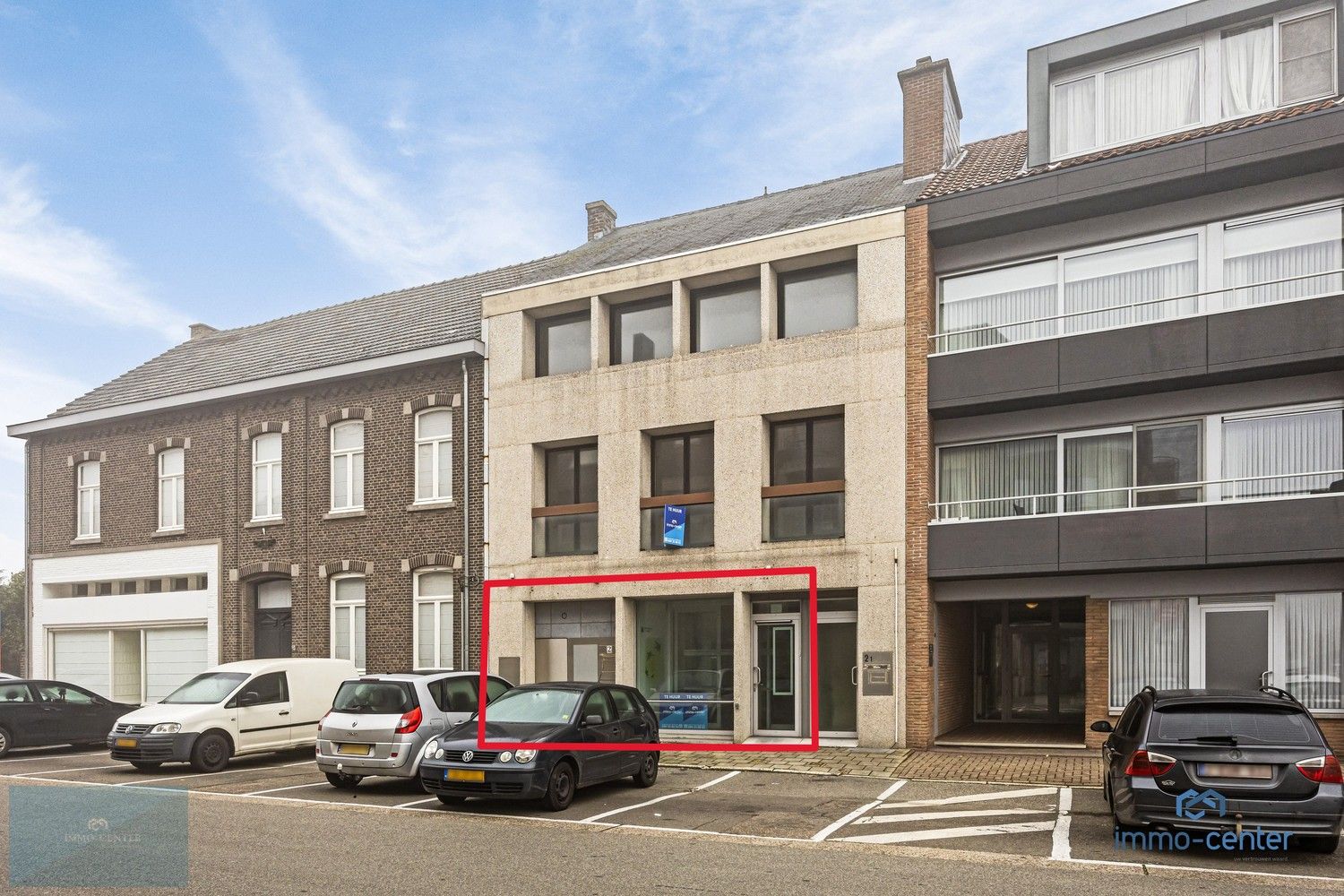 Te huur: Uniek Commercieel Pand in het Centrum van Neeroeteren foto {{pictureIndex}}