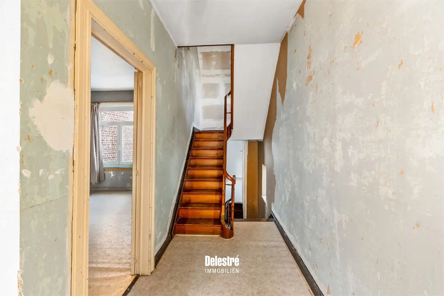 RENOVATIEPAREL MET 4 SLPK. GARAGE EN ZALIGE TUIN WELLE foto 18