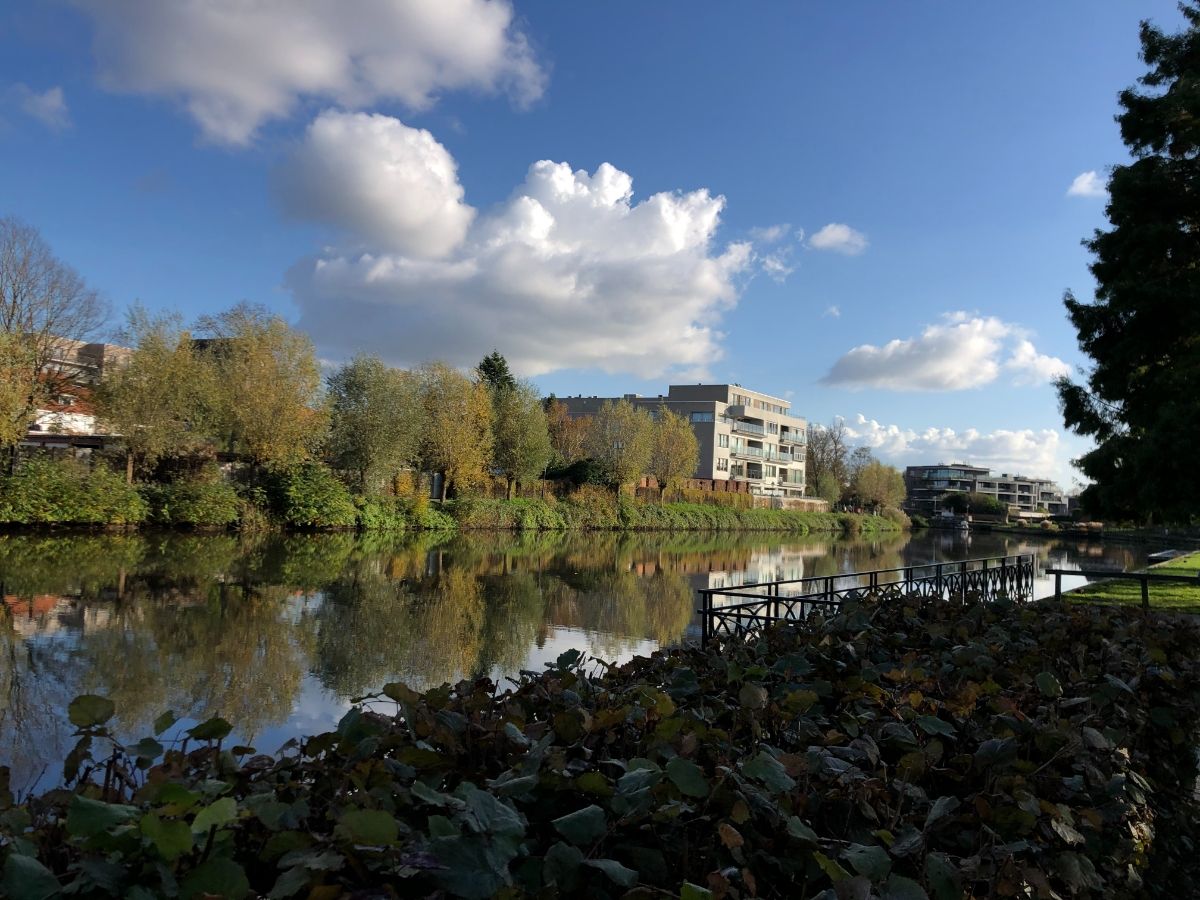 LUXE APPARTEMENT + zeer riant zongericht terras, dubbele garage & (wijn)kelder foto 13