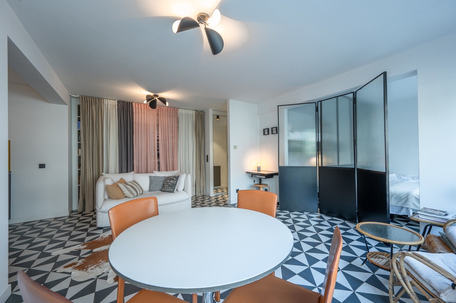 Stijlvol gerenoveerd appartement nabij strand en Lippenslaan foto {{pictureIndex}}