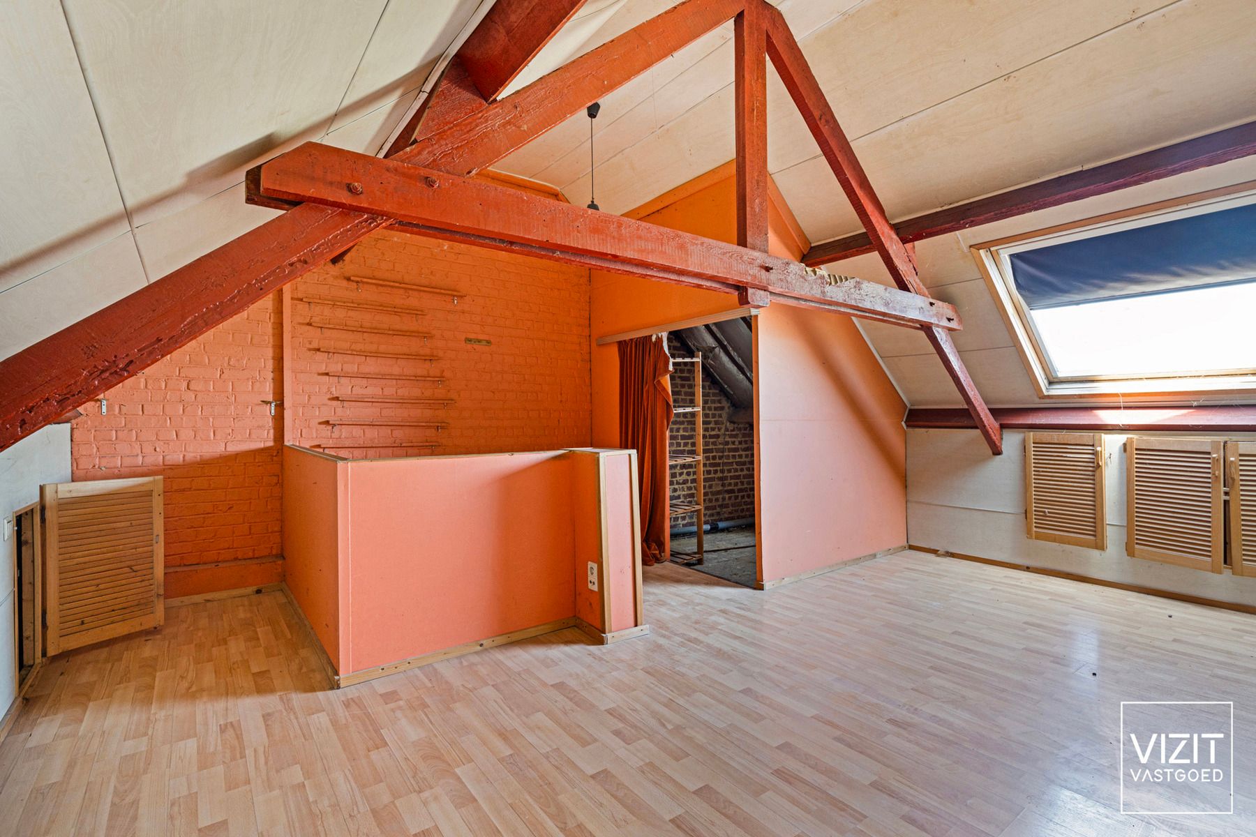 Rustig gelegen te renoveren woning foto 10
