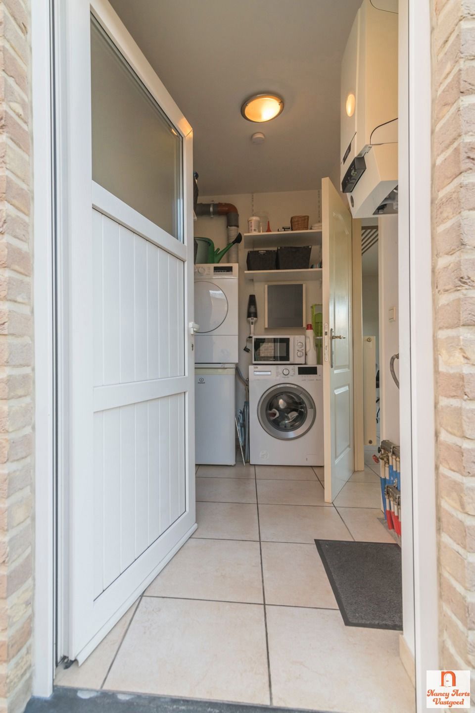 Lichtrijk gelijkvloers appartement met tuinzicht in Kuringen foto 17