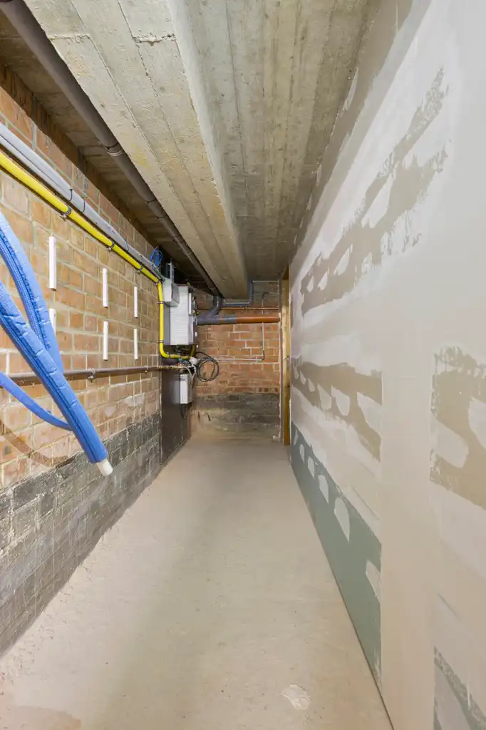 Handelspand te Zellik gelegen op drukke steenweg foto 13