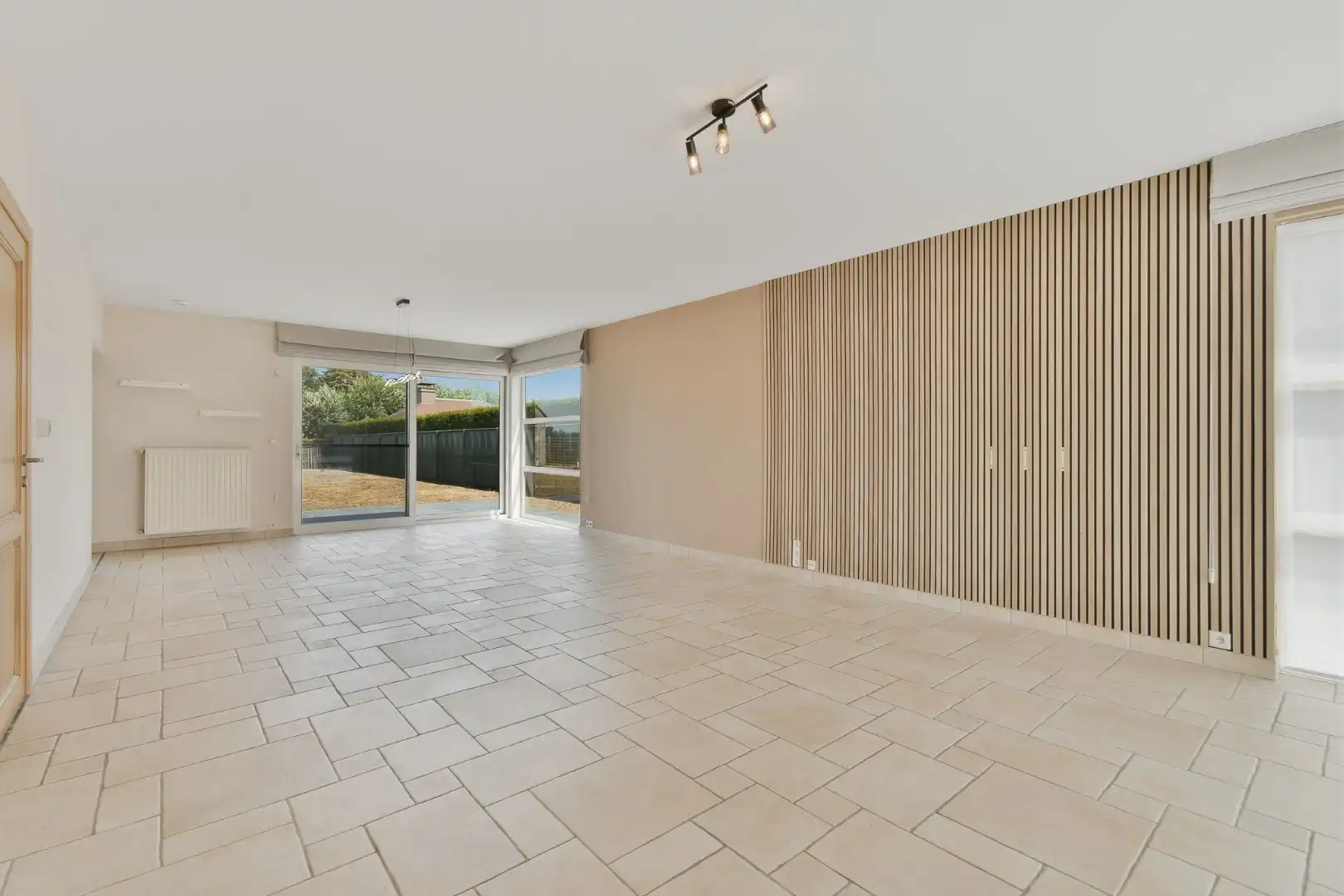 Ruime alleenstaande woning te huur in landelijk Ichtegem foto 3