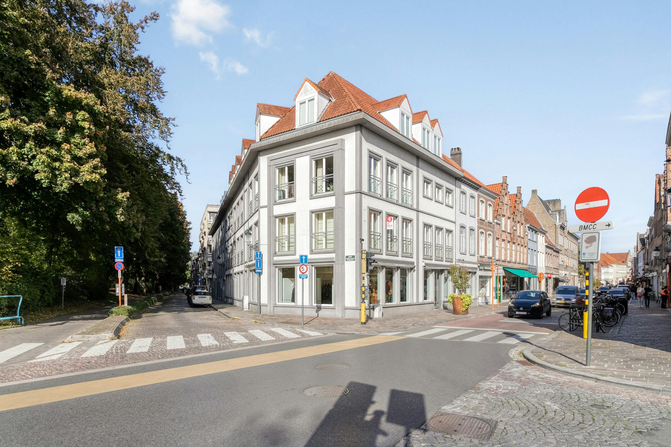 Appartement te koop (2 slpk) op toplocatie nabij het 't Zand foto {{pictureIndex}}