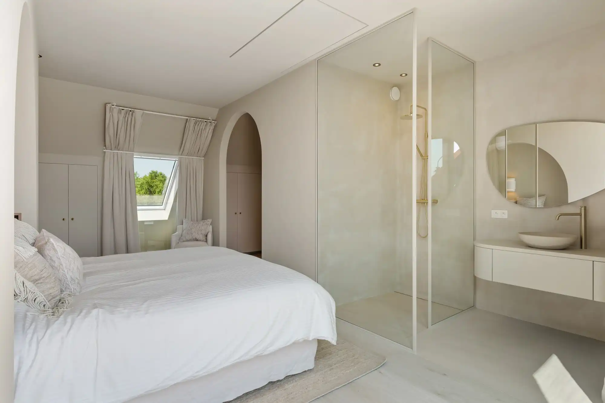 Moderne nieuwbouwwoning met 4 slaapkamers, 4 badkamers en prachtige tuin foto 19