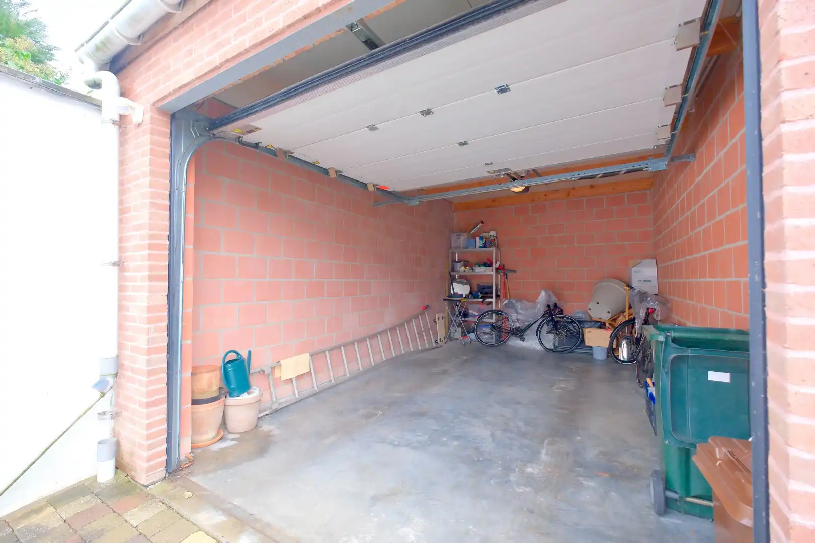 Gelijkvloers app met 2 slaapkamers, ruim terras en garage! foto 18