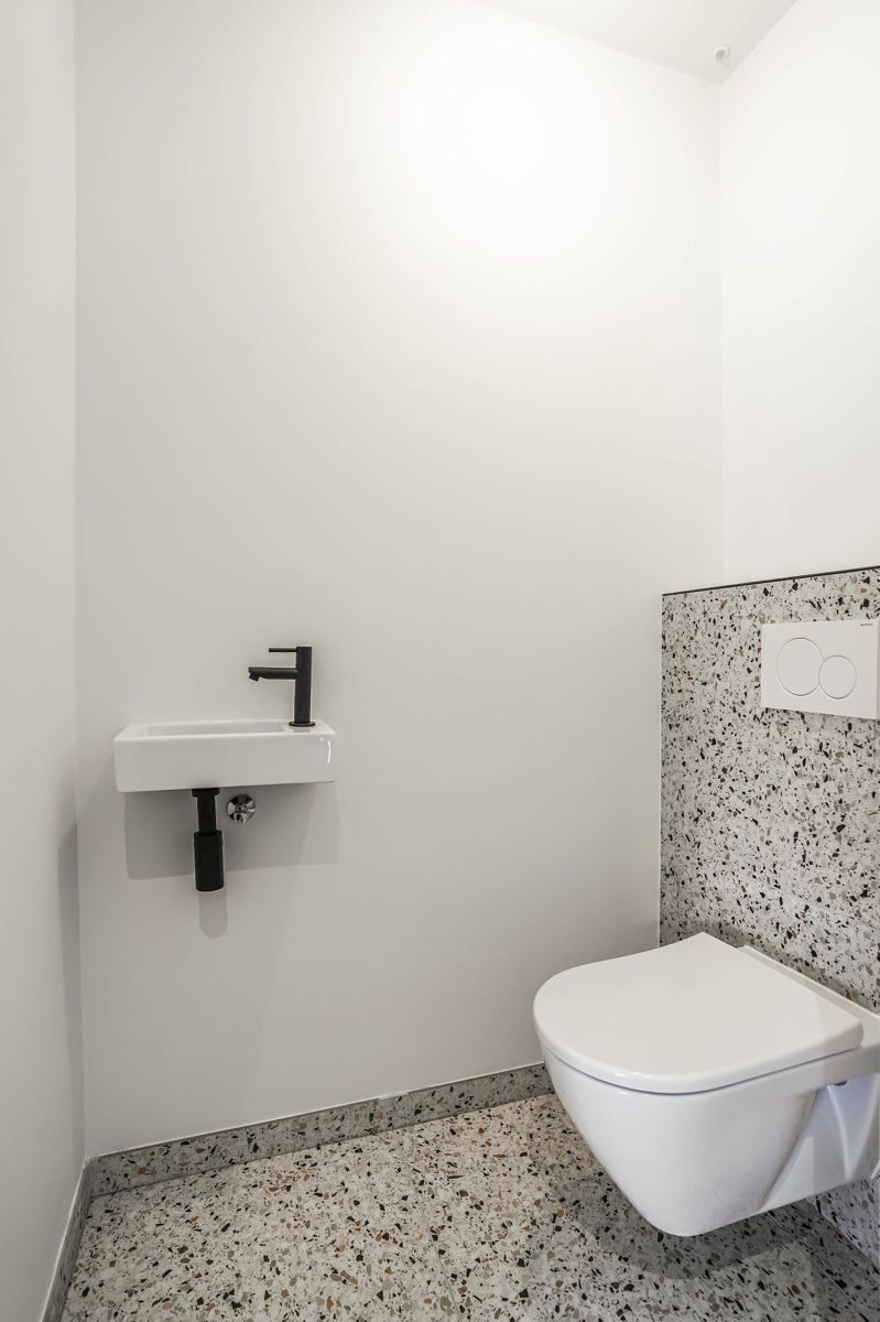 Prachtige, compleet gerenoveerde luxewoning op toplocatie te Kapelle-op-den-Bos foto 13