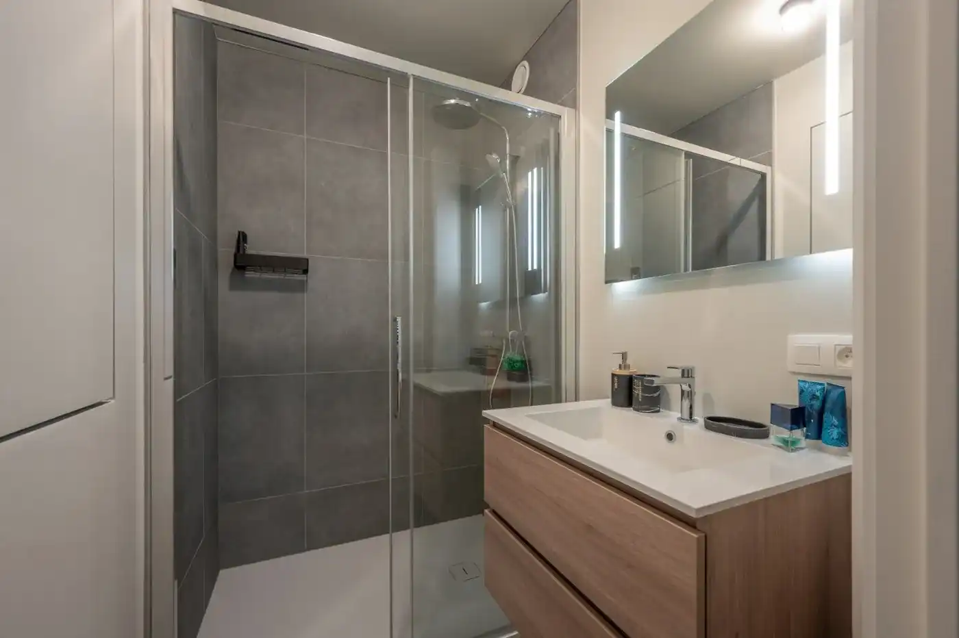 Prachtig gemeubeld duplex appartement in Duinenwater met 2 terrassen en zijdelings meerzicht foto 11