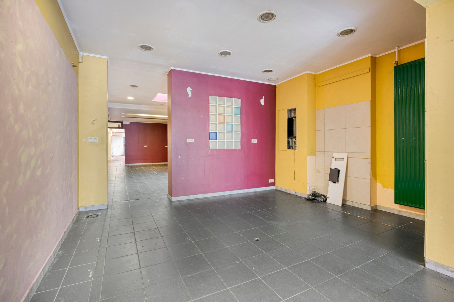 Handelspand in de Andreas Vesaliusstraat foto 4