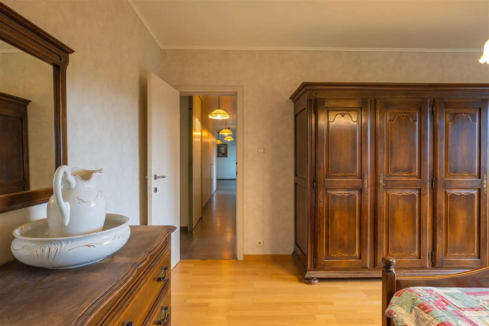 INSTAPKLARE VILLA MET LOODS TE ZWALM foto 22