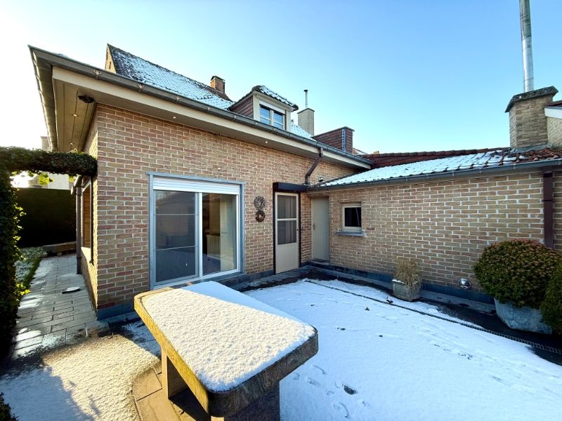 Ruime woning met 3 slaapkamers en dubbele garage foto 28