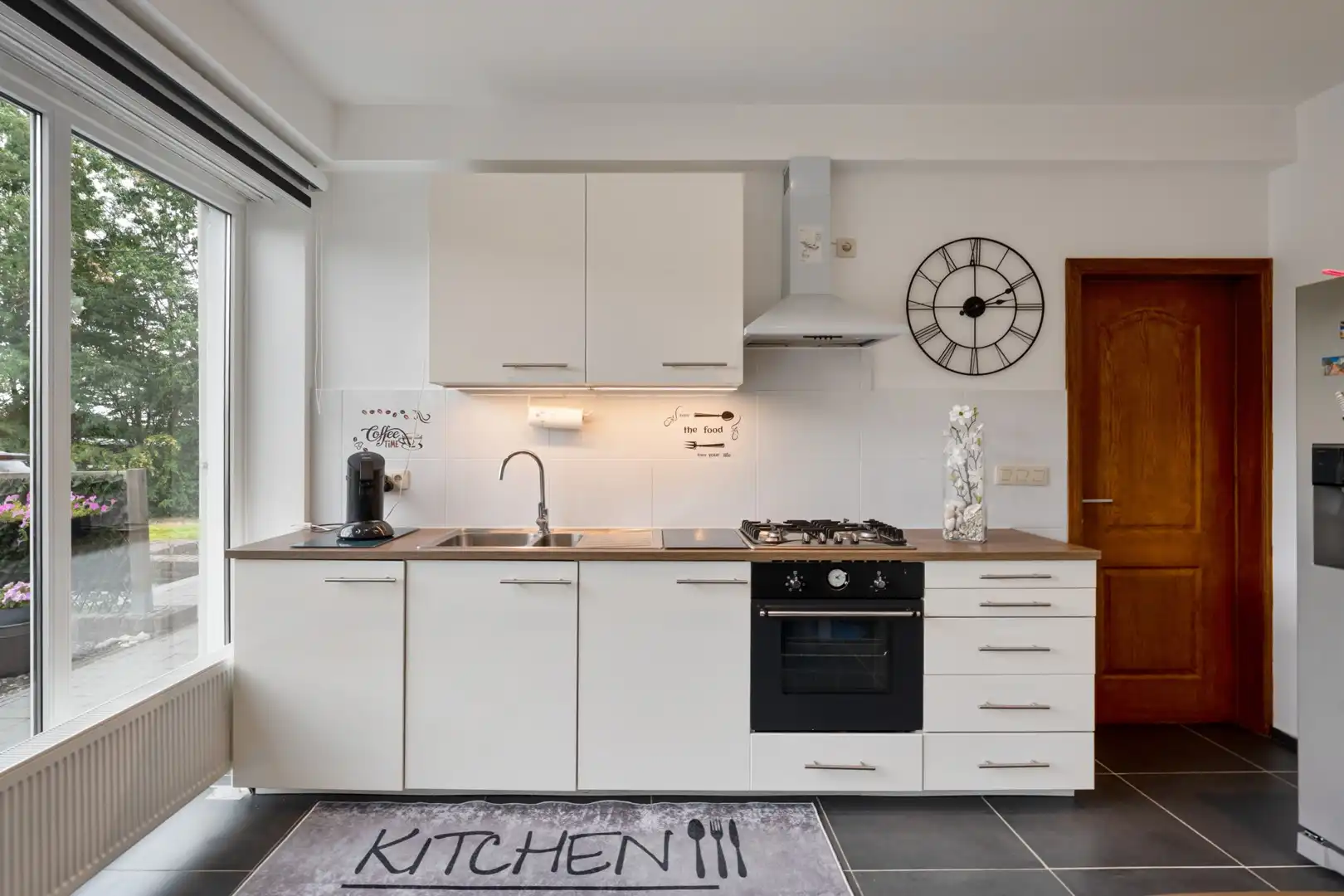 Gelijkvloers appartement met voortuin en privéparking in Diest foto 5