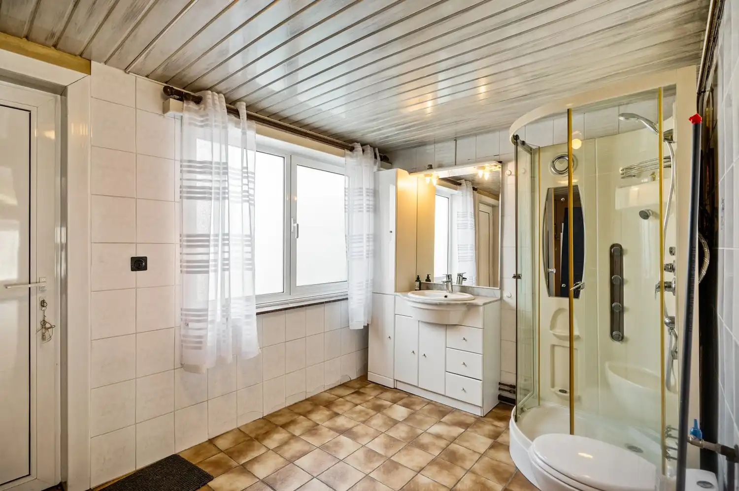 Te renoveren woning met 3 slpkrs in centrum Grootlo foto 11