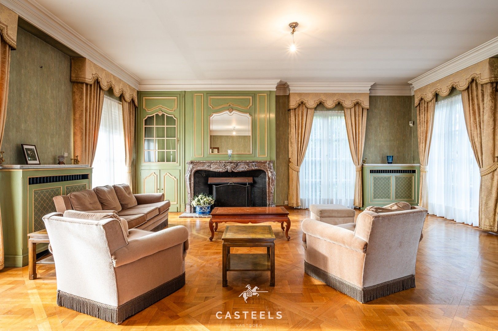 Karaktervolle villa met barokke charme en eindeloze mogelijkheden foto 2