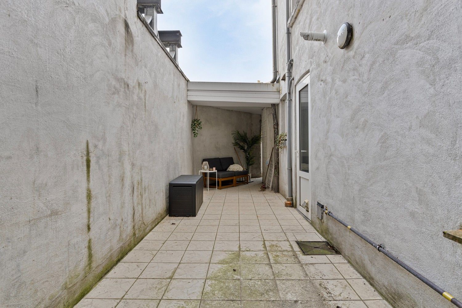 Appartementsgebouw met 1 commerciële ruimte, 4 één slaapkamer appartementen en 3 studio's op wandelafstand van Sint-Pietersstation foto 25