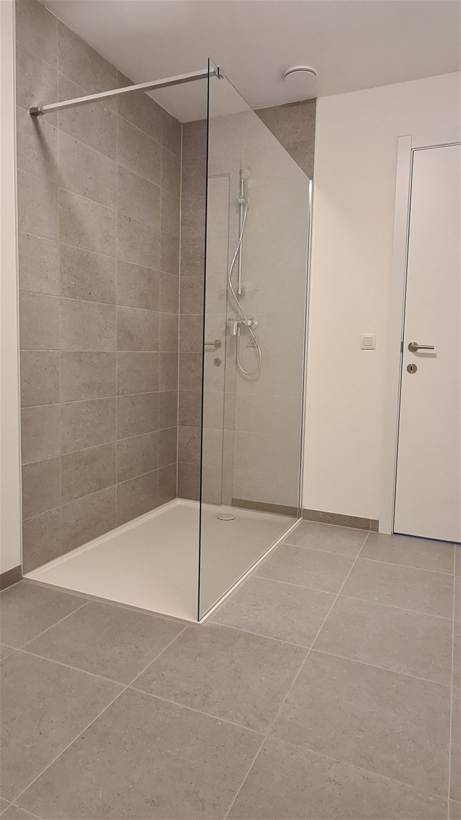 Modern nieuwbouwappartement te huur in het centrum van Bilzen foto 10
