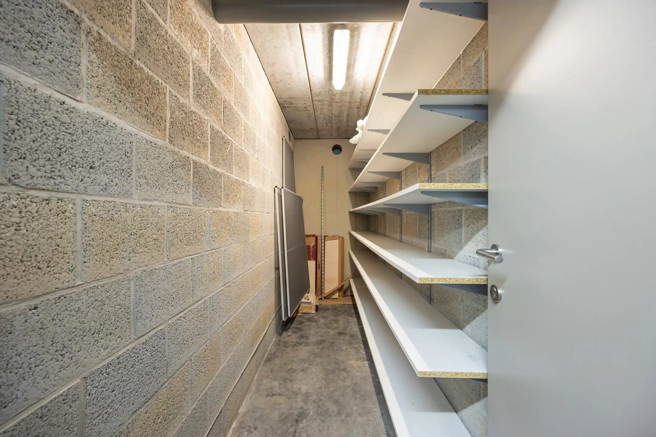 Appartement met terras en garagebox foto 22