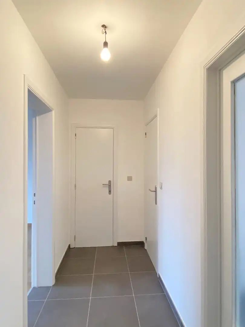 APPARTEMENT MET 2 SLAAPKAMERS EN GARAGE !!! foto 4