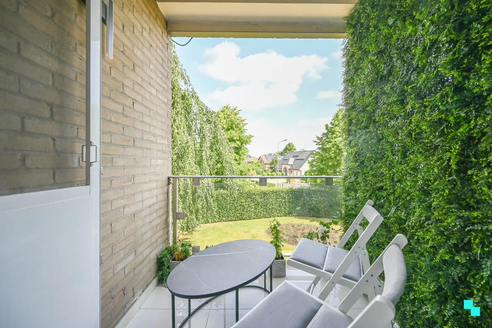 Gerenoveerd appartement in Deerlijk met garage foto 9