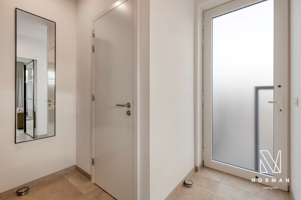 Recent gebouwde woning met 3 slaapkamers, landelijk uitzicht, garage en ruime tuin foto 4