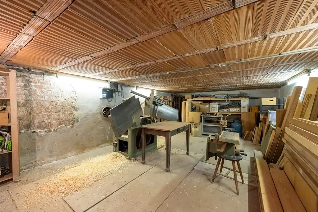 Ruime woning met dakterras en atelier foto 34