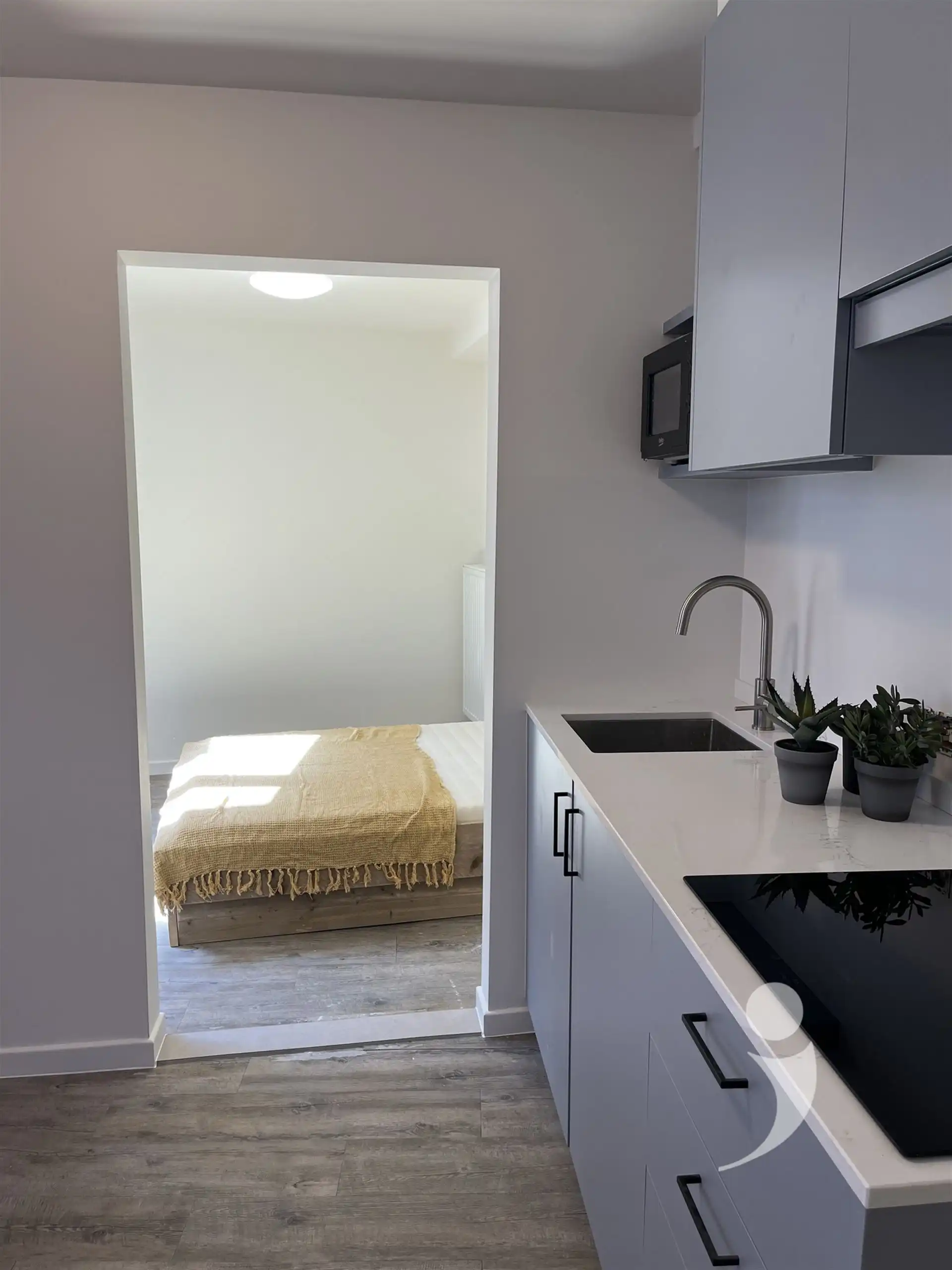 Opbrengsteigendom met 21 kamers en 1 studio foto 25