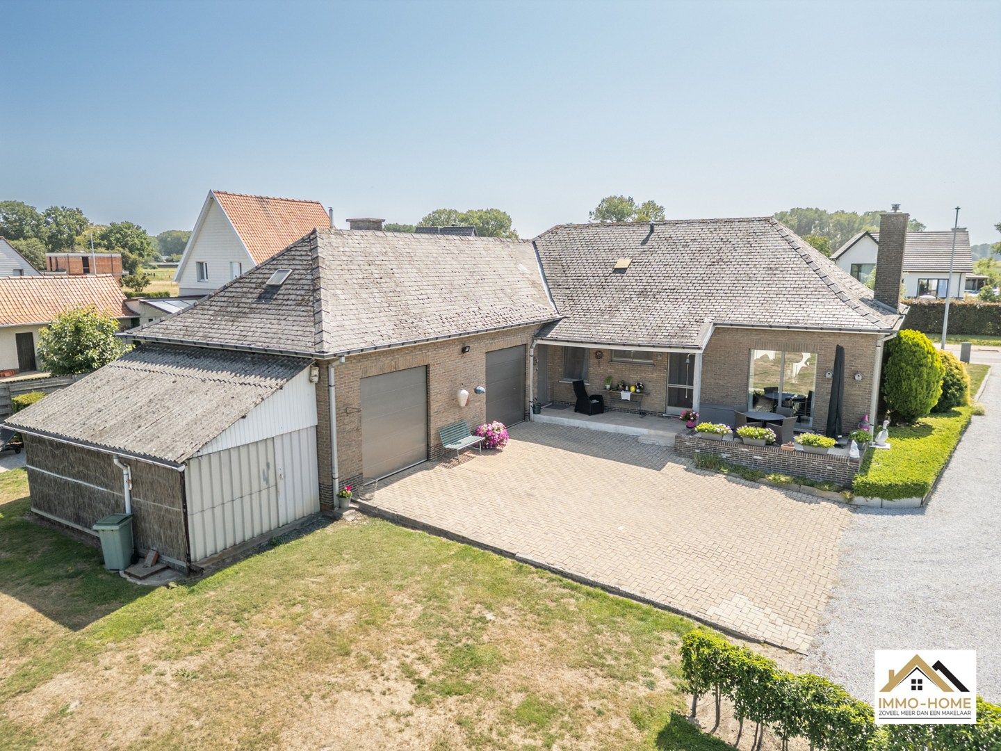 Vrijstaande woning met ruimte tuin en open zicht!  foto 2