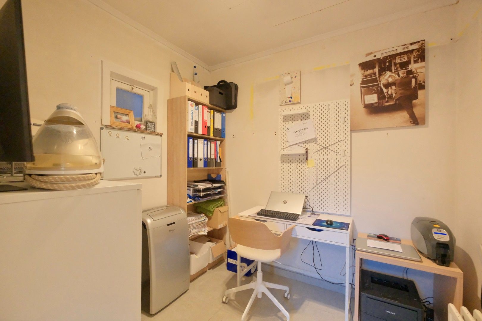 Instapklare handelswoning op toplocatie in Torhout! foto 20