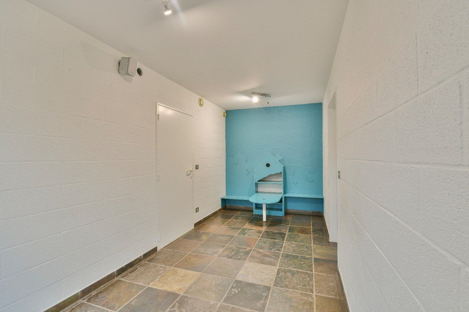 Prachtige Villa met Zwembad in het hartje van Oudenburg Te huur.  foto 12