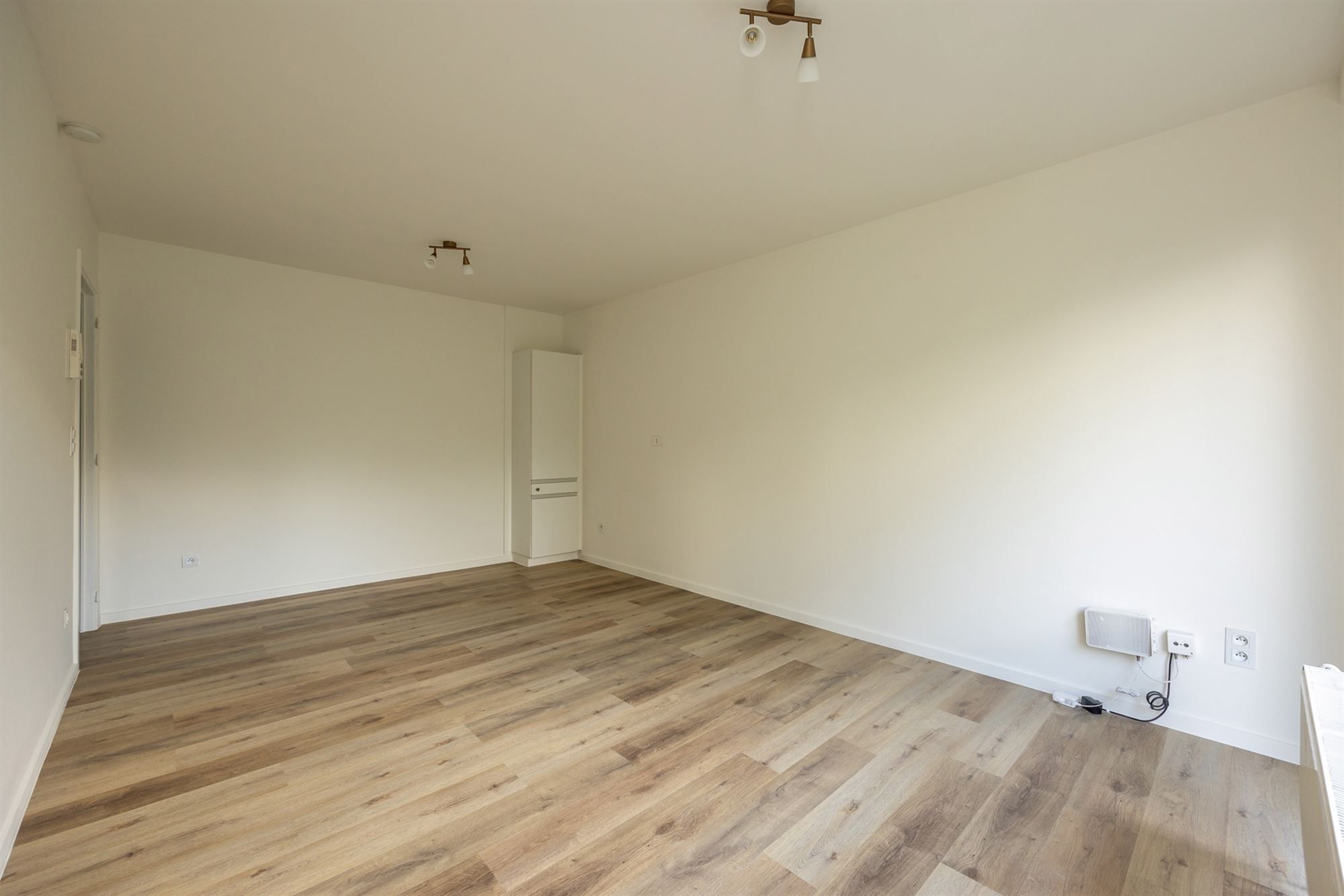Lichtrijke serviceflat met terras foto 9