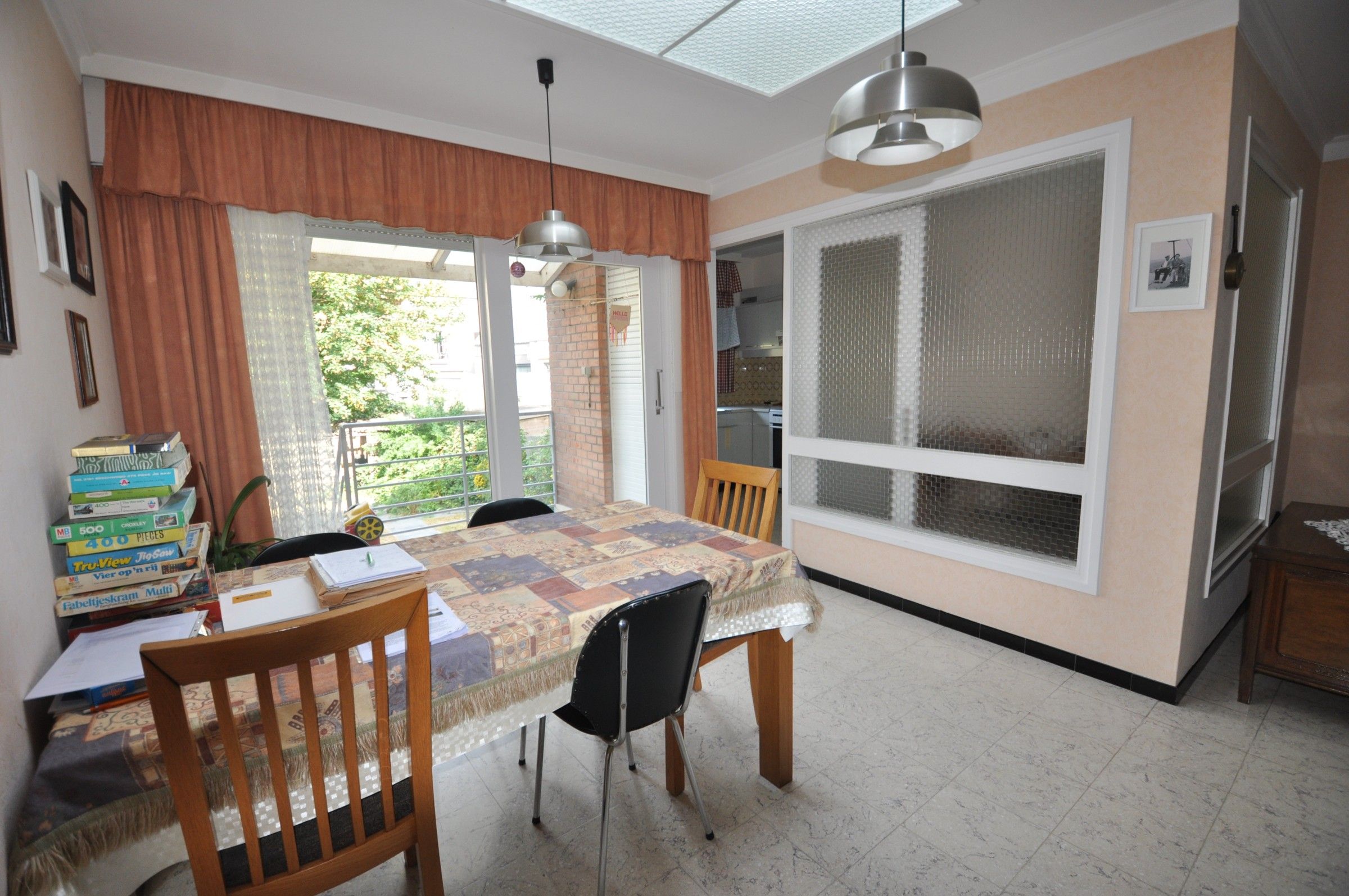 Ruime woning met veel potentieel en grote tuin ! foto 6