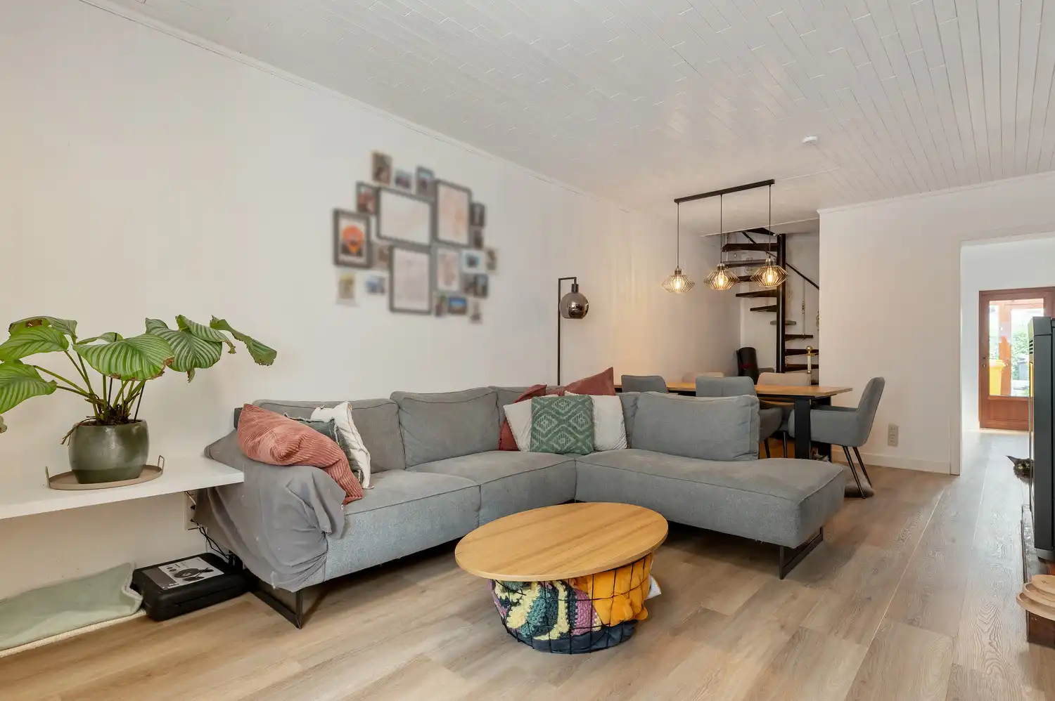 Te renoveren rijwoning met stadstuin op topligging. foto 6