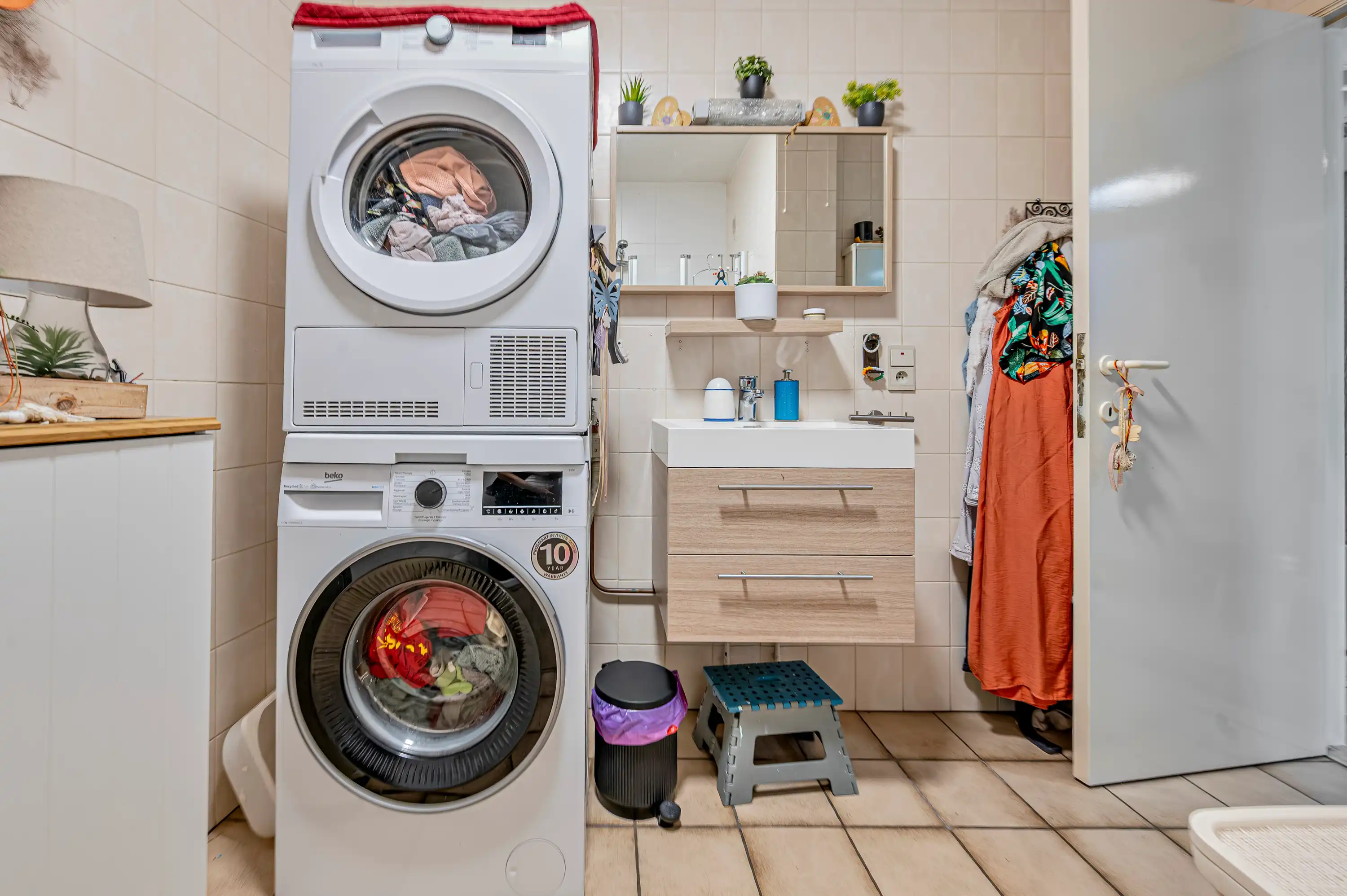 Appartement op het gelijkvloers met twee slaapkamers, een gezellig terras en een privatief tuintje. Ideaal als investering of als comfortabele eigen woonst. foto 12