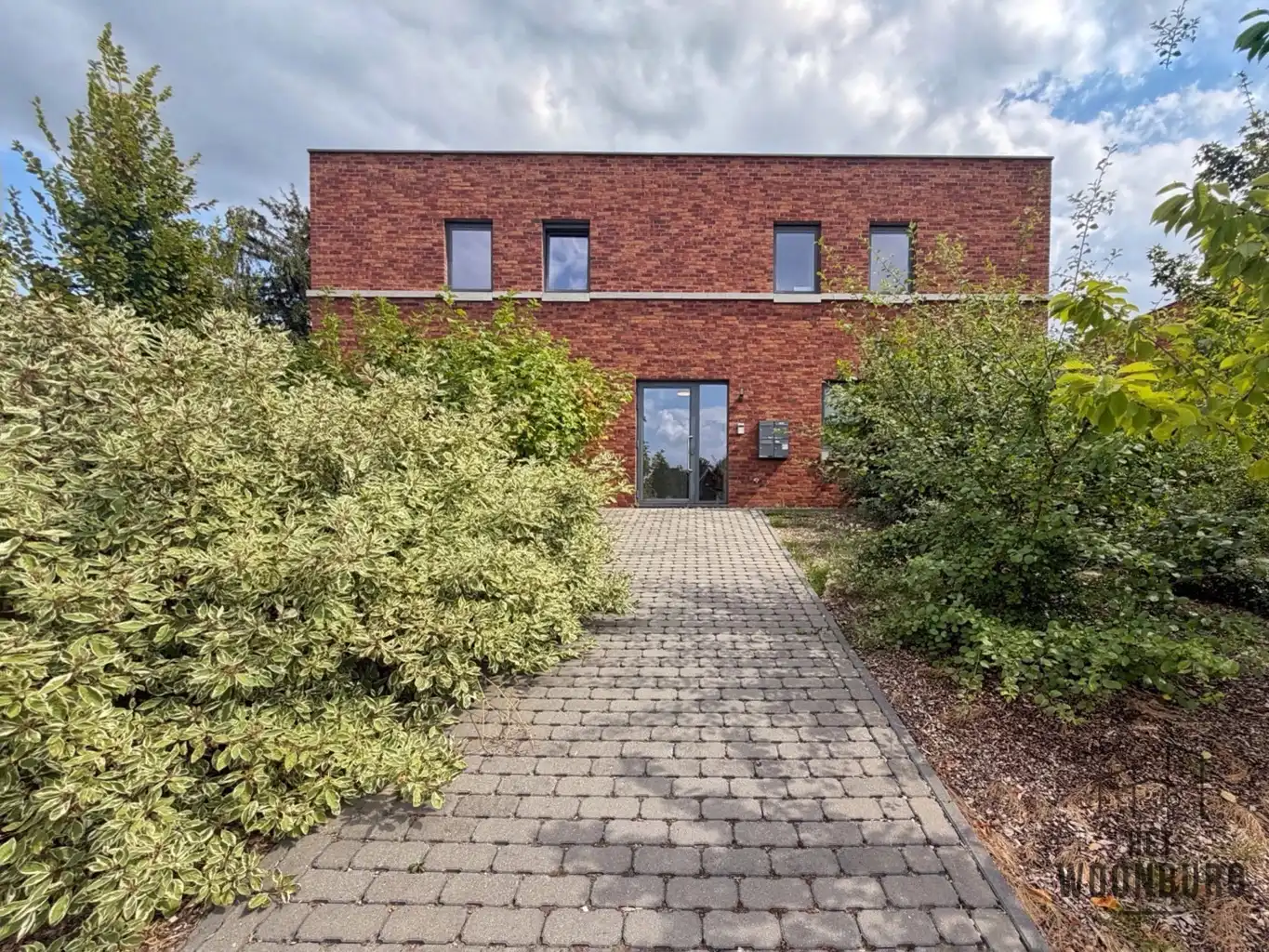Appartement 1e verd. met autostaanplaats foto {{pictureIndex}}