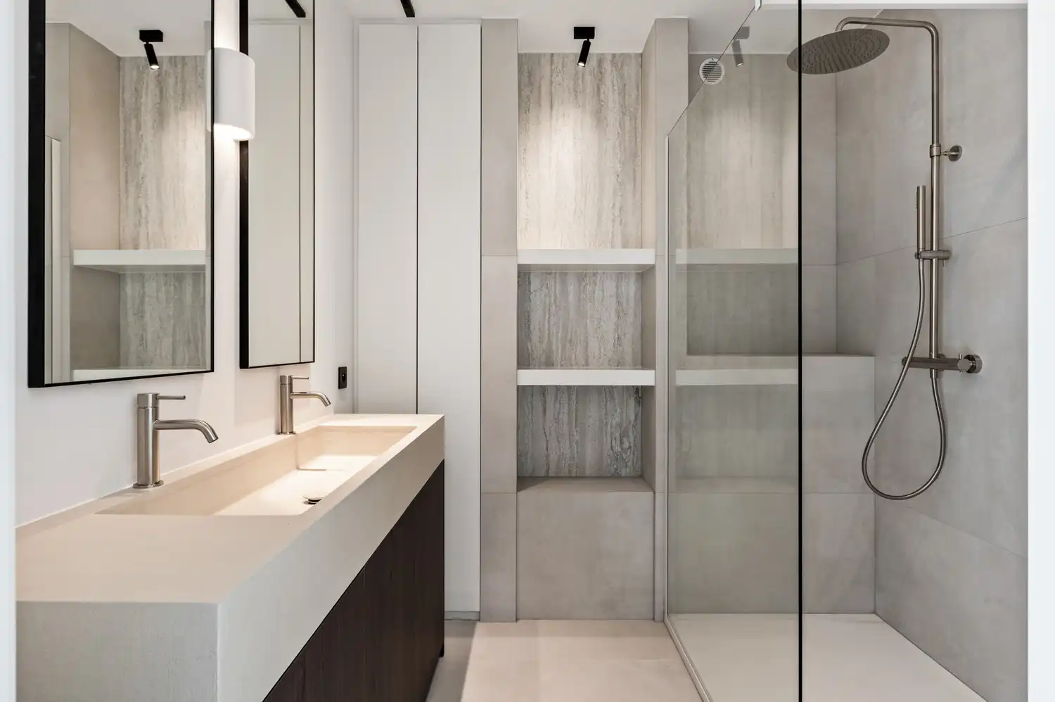 Luxueus gerenoveerd 3-slaapkamer appartement op toplocatie in Lier foto 10