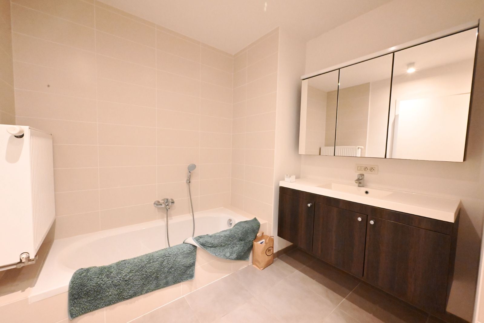 Appartement te huur in het centrum van Ardooie! foto 13