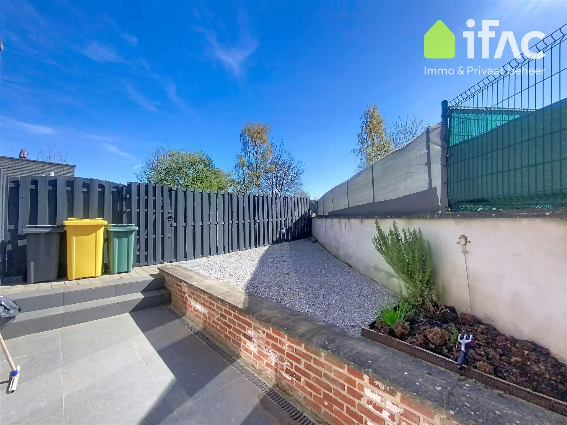 Gezellige rijwoning met 2 slaapkamers en terras foto 8