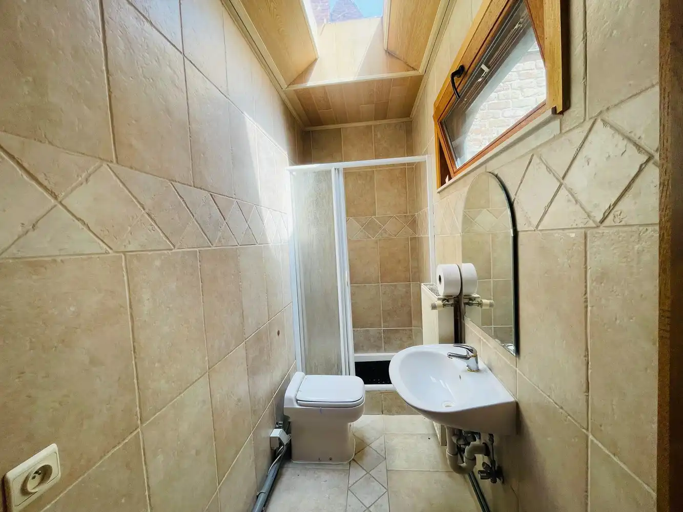 Brugge centrum, in charmante rustige straat,  NETTE KARAKTERVOLLE KNUSSE STADSWONING met patio en 2 ruime slaapkamers foto 8