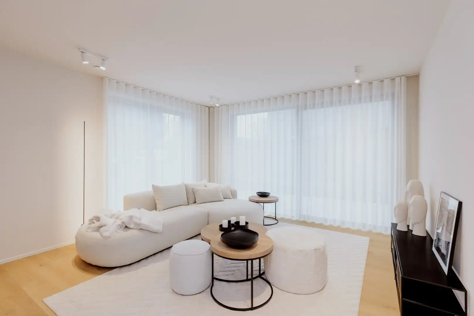 Instapklaar modelappartement centrum Waregem te koop foto {{pictureIndex}}