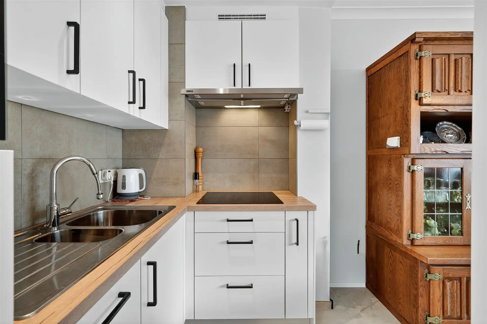 GERENOVEERD / RUGZIJDE ZEEDIJK foto 9