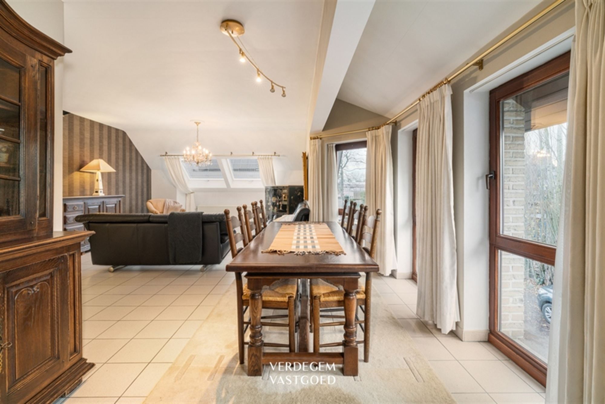 Rustig gelegen duplexappartement met 2 ruime slaapkamers en garage foto 6